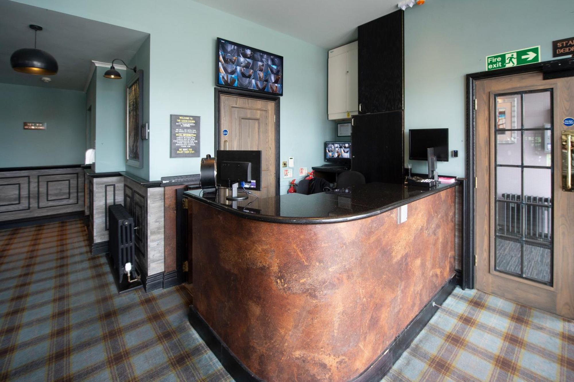 The Saxon Crown Wetherspoon Corby Extérieur photo